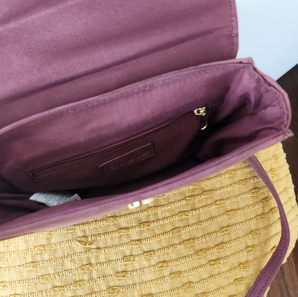 Mint condition small purse - Picture 5 of 6